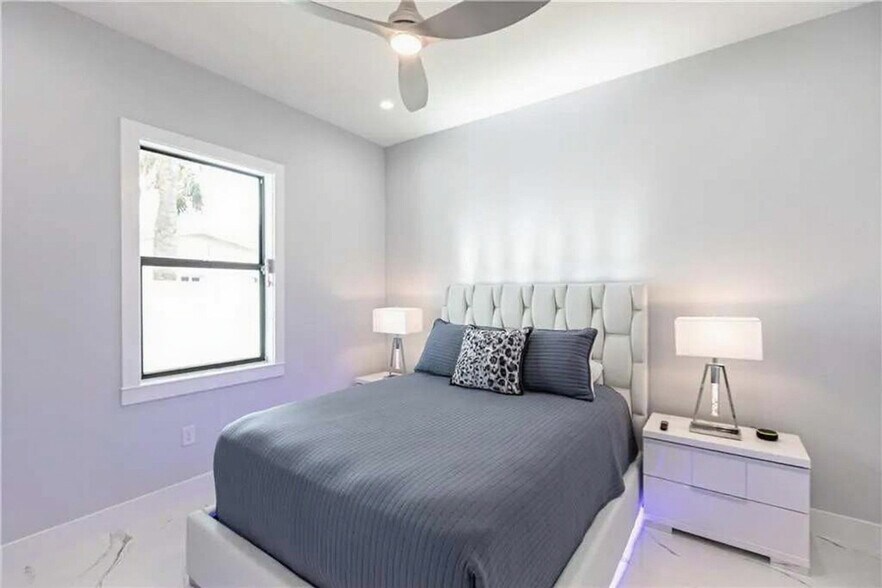 Building Photo - 656 108th Ave N