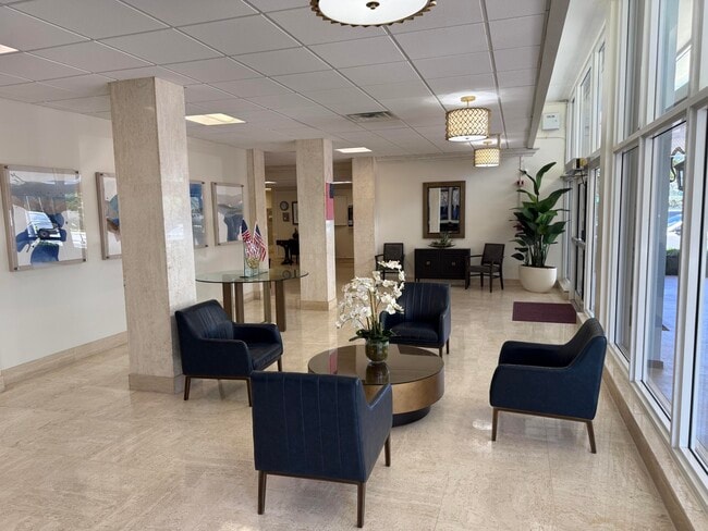 Building Photo - 305 N Pompano Beach Blvd