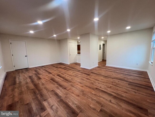 Building Photo - 312 Walnut Ct Way