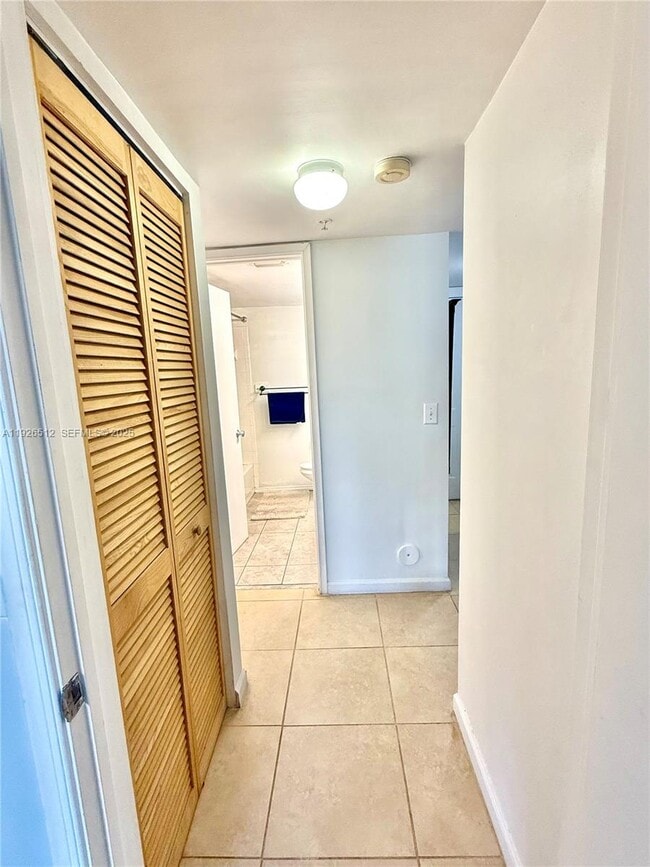 Building Photo - 1341 SE 3rd Ave