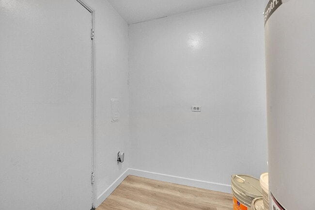 Building Photo - $1,995 - 3 Bed, 1 Bath Newly Updated Home In Denver with Fenced in Yard!