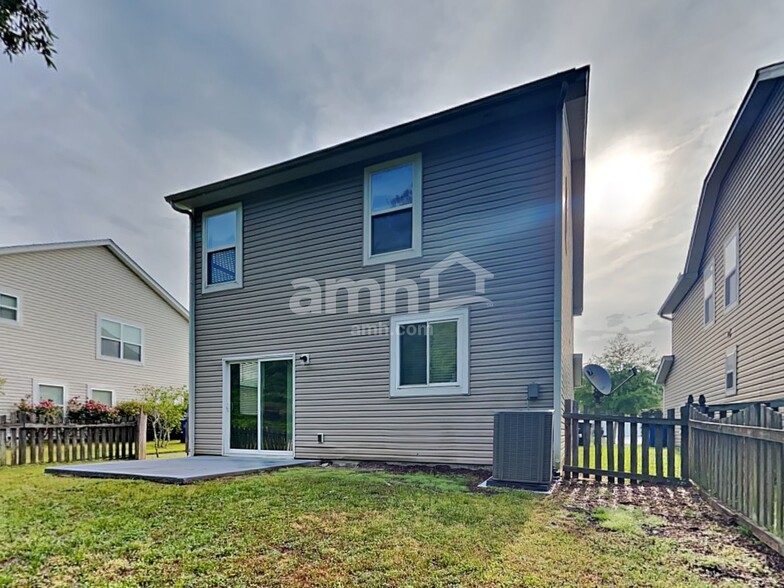 Building Photo - 8817 Kellum Dr
