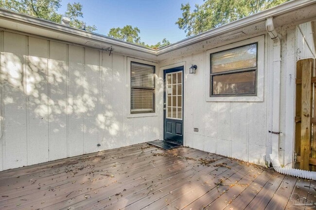 Building Photo - 207 McClure Dr