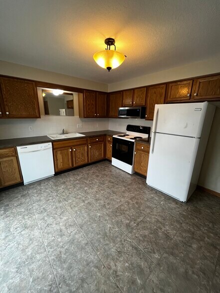 Building Photo - 1157 Yuma Cir NE