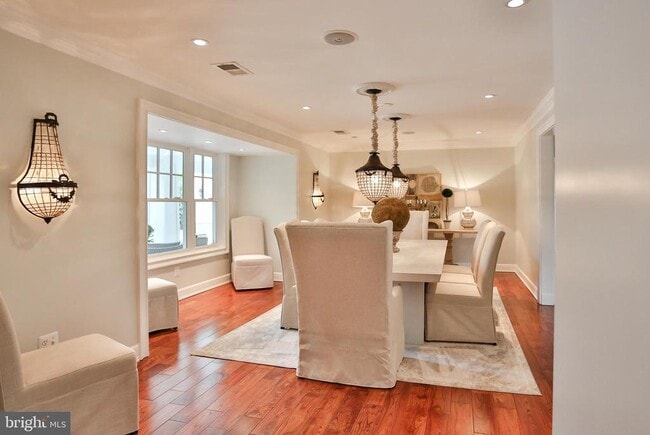 Building Photo - 6329 Linway Terrace