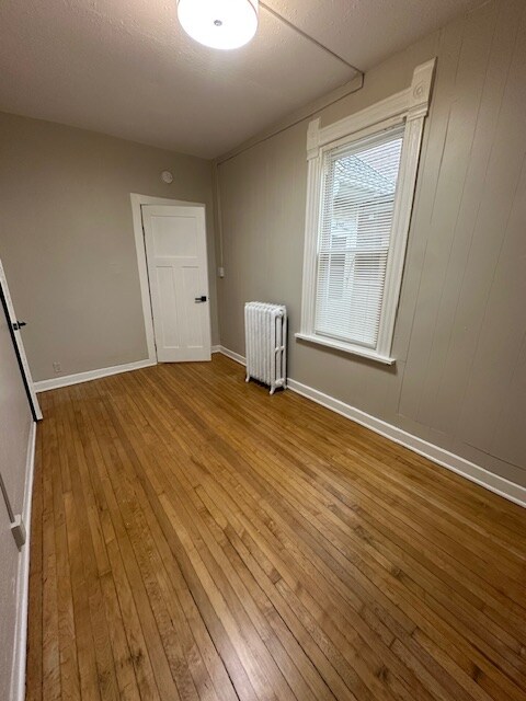 Building Photo - 2527 S Howell Ave