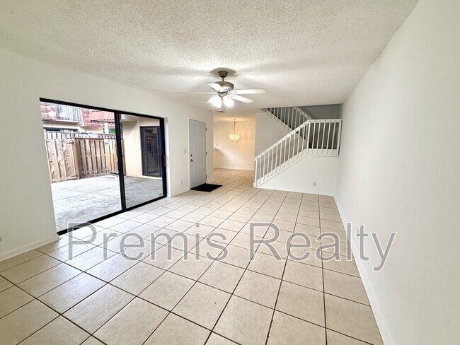 Building Photo - 2607 6th Ct