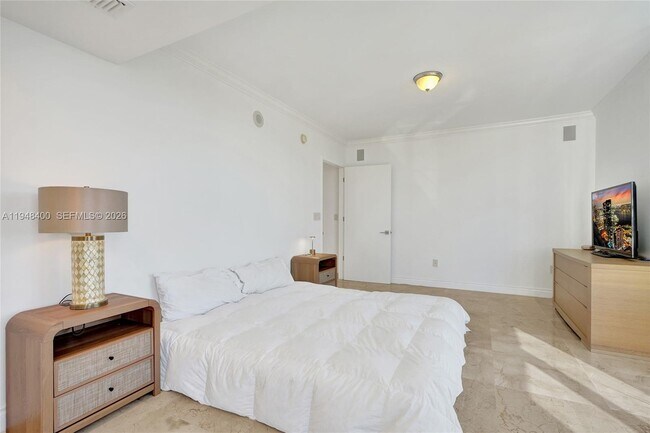 Building Photo - 19111 Collins Ave