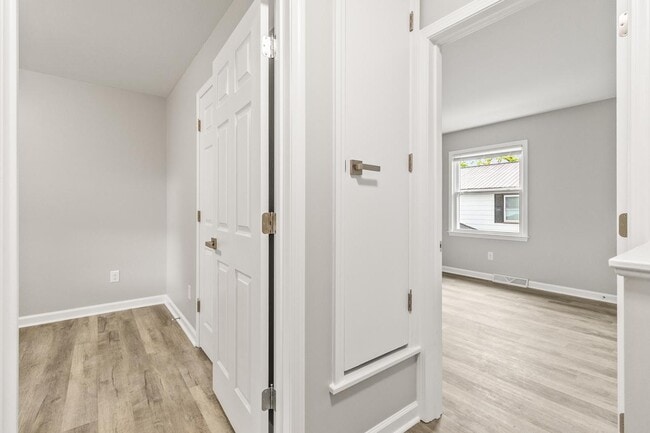 Building Photo - 407 Park Ave