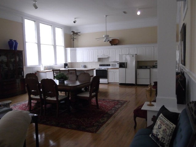 Building Photo - 4181 Applewhite St