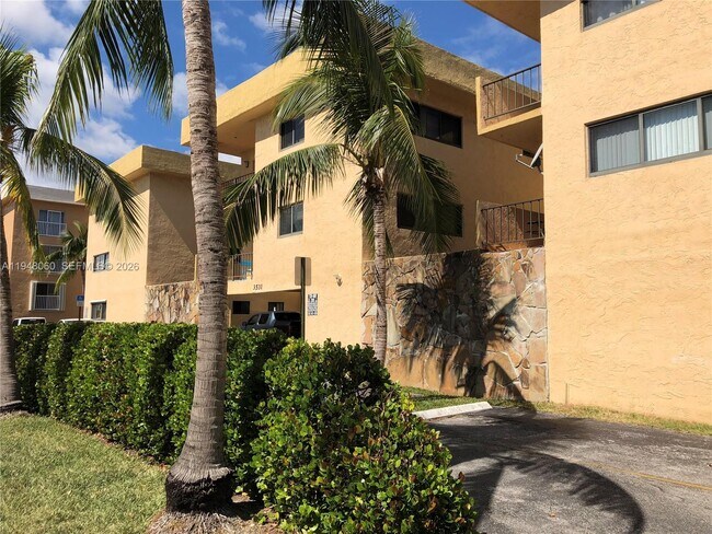 Building Photo - 3531 NE 170th St