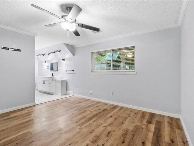 Building Photo - 12615 Pine Bough Ln