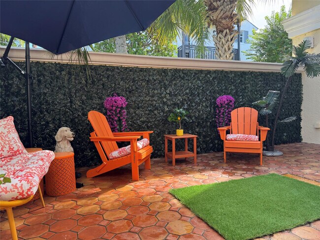 Building Photo - 1010 NE 8th Ave