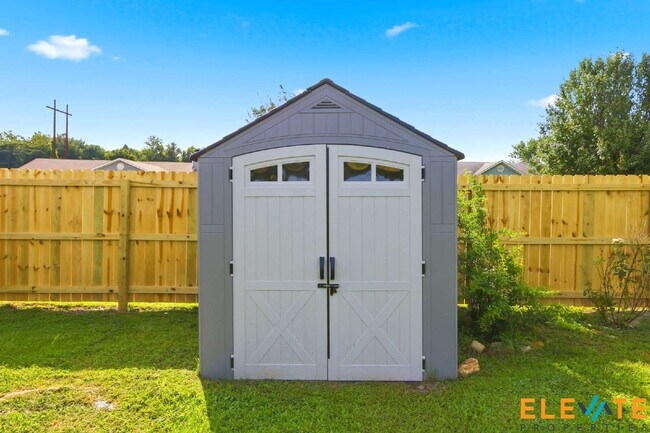 Building Photo - Beautiful Like-New 3 Bedroom Home with Huge Fenced Yard, Greenhouse & Storage