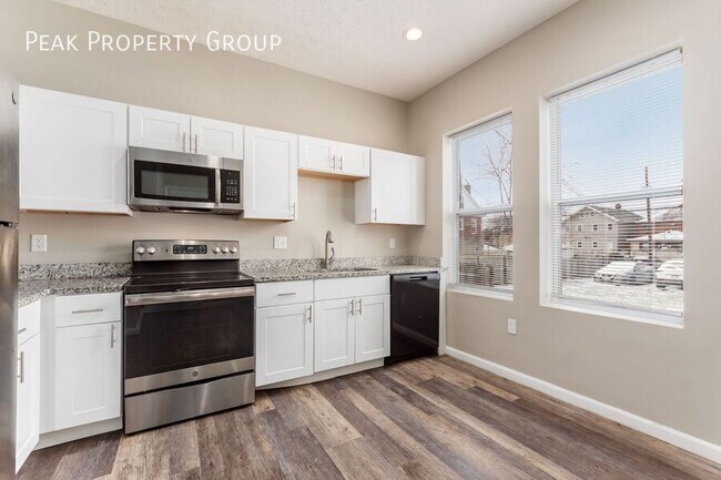 Building Photo - 1359-1365 Summit Street-1363 Summit Street