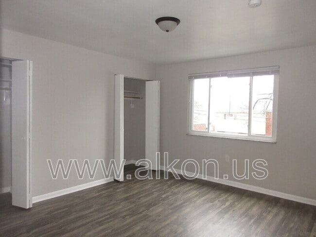 Building Photo - 2128 Eccles St