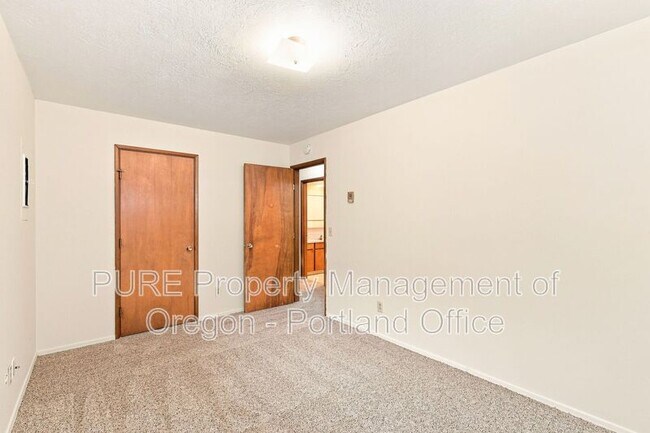 Building Photo - 1113 SE 27th Ave