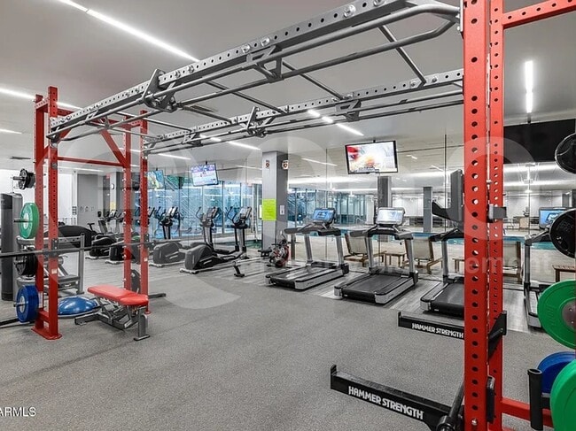 Building Photo - 7157 E Rancho Vista Dr