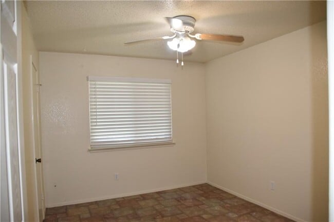 Building Photo - 12210 Dundee Dr