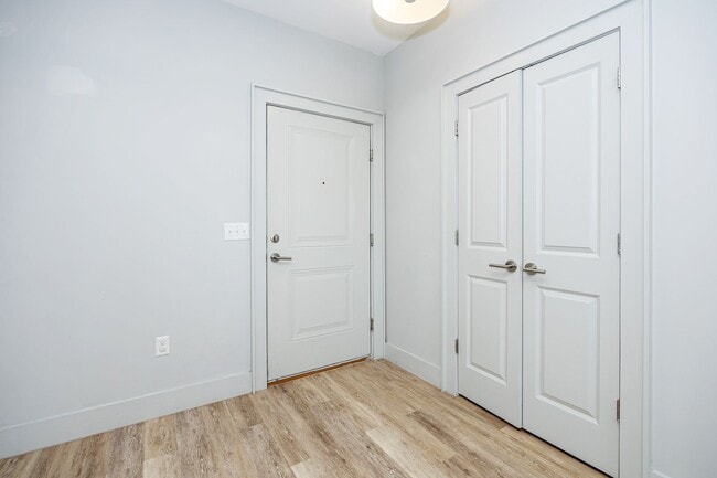 Building Photo - Beautiful 2-Bedroom Condo at The Inlet