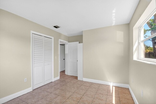 Building Photo - 775 Snead Cir