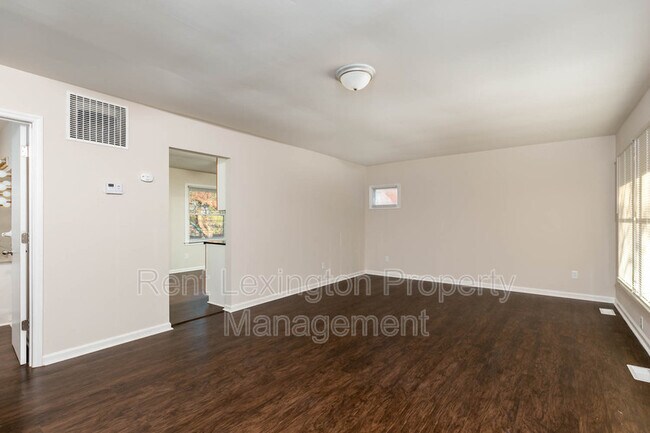 Building Photo - 145 Newcastle St