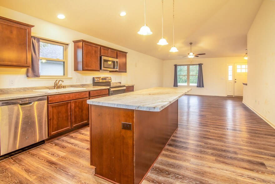 Building Photo - 501 Cobblestone Way