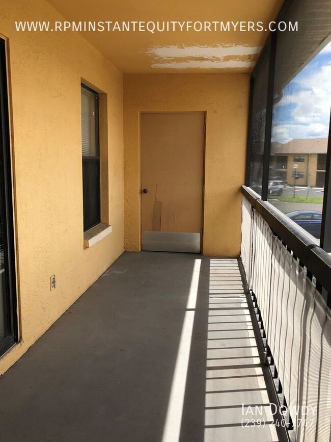 Building Photo - 5323 Summerlin Rd