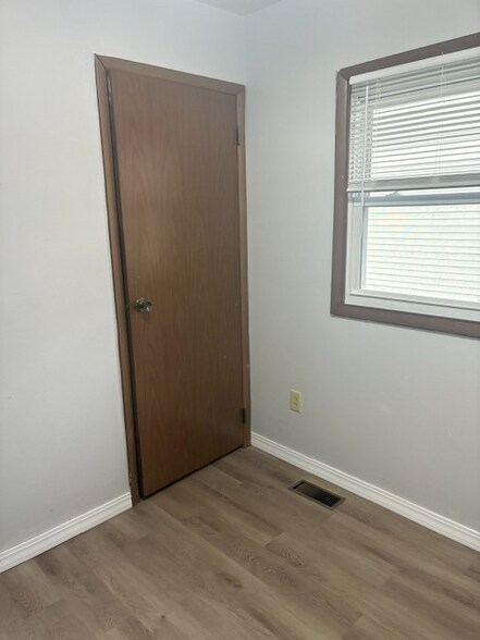 Building Photo - 423 N Emmett St