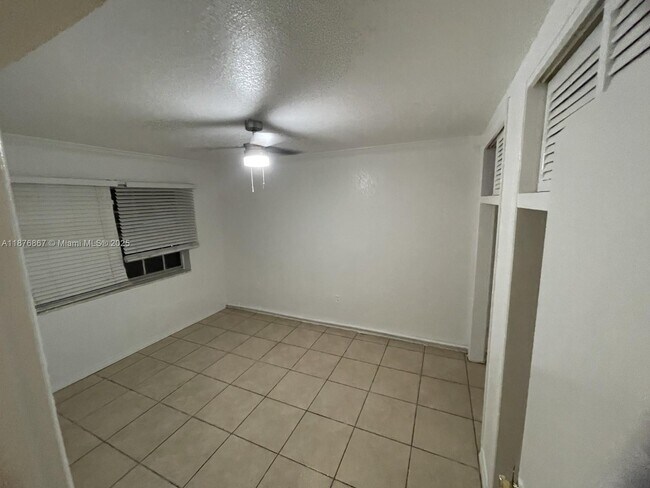 Building Photo - 20490 NW 7th Ave