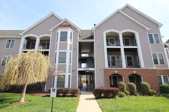 Building Photo - 2/2.5 Bath Condo in Sterling!