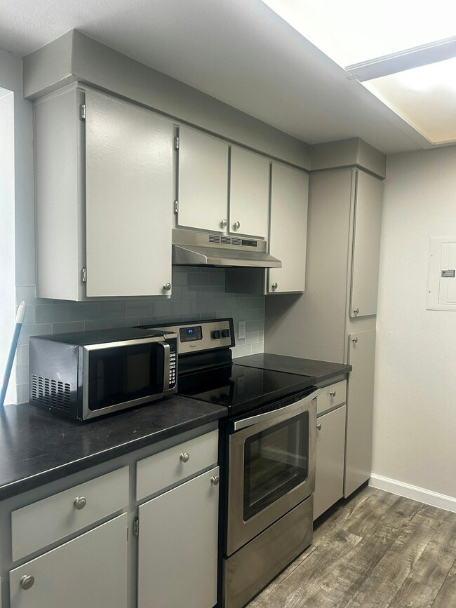 Building Photo - 2929 W Floyd Ave