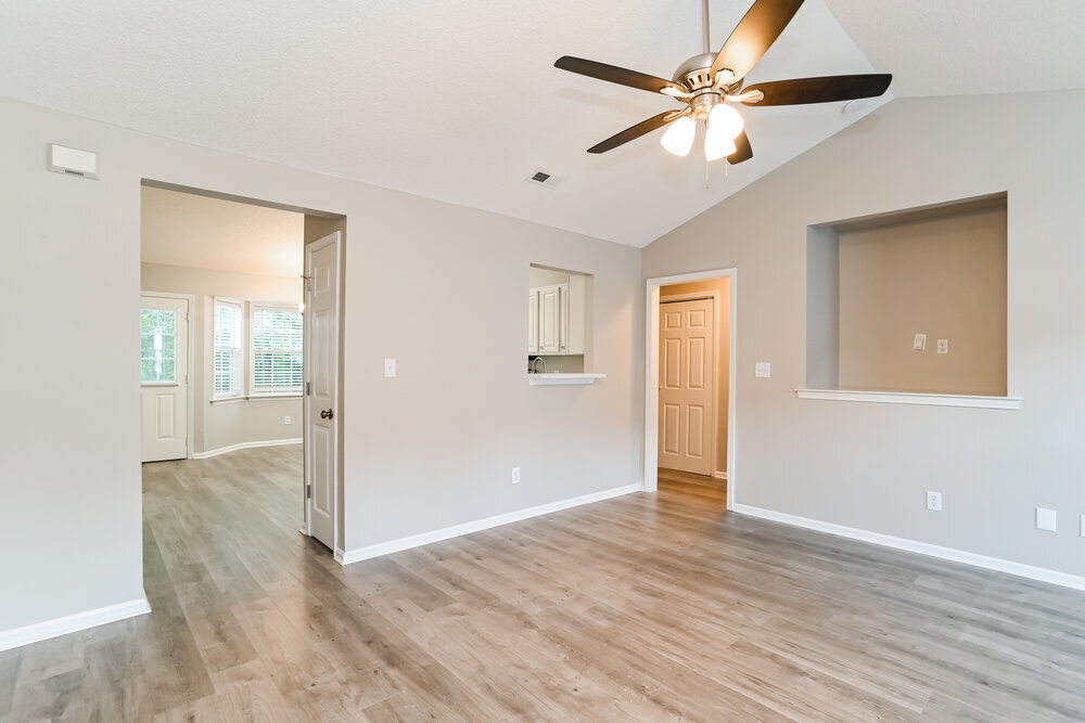 Building Photo - 3112 Queensdale Dr