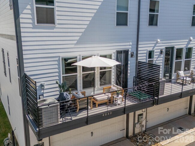 Building Photo - 4040 Hidden Oaks Dr