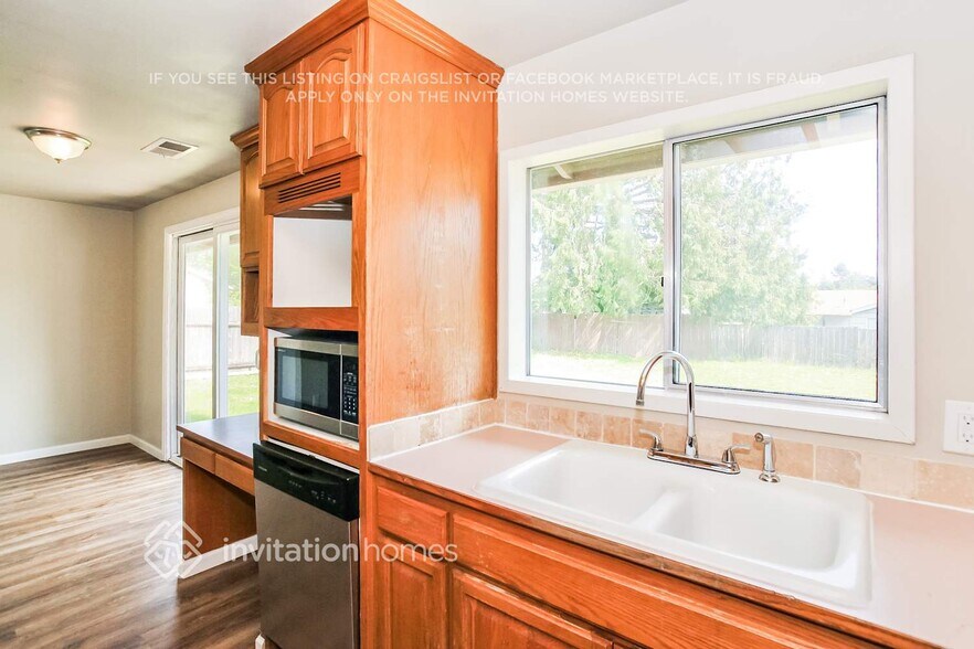 Building Photo - 17026 124th Ave SE