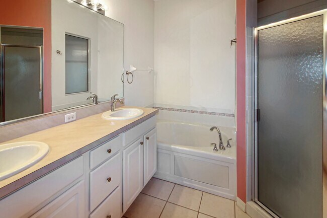 Building Photo - Pelican Pointe Annual Villa for Rent