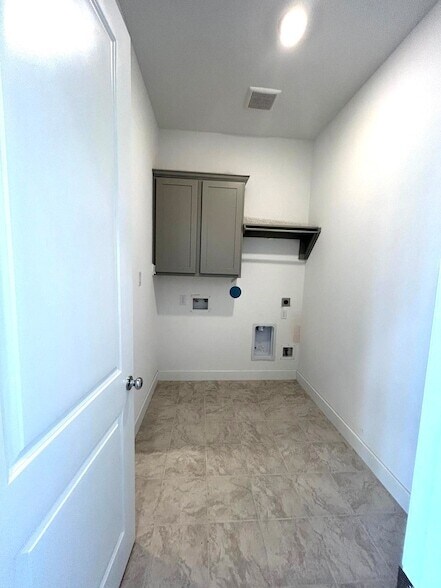 Building Photo - 9834 Violet Lndg Ln