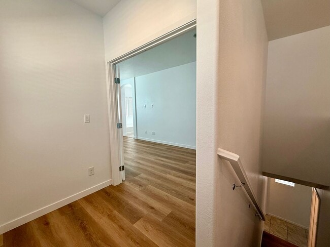 Building Photo - 4 BED, 2.5 BATH, 2 CAR-GARAGE, TWO-STORY, SINGLE FAMILY HOME FOR RENT w/ COMMUNITY POOL & SPA