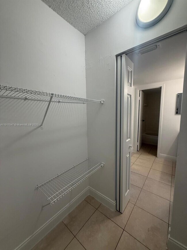 Building Photo - 4304 NW 9th Ave