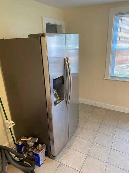 Building Photo - 1312 E 13th St