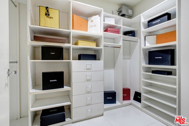 Building Photo - 11921 Dorothy St