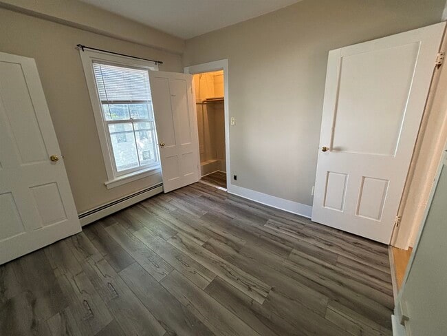 Building Photo - 27 Upper Welden St
