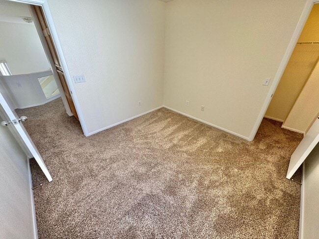 Building Photo - WELCOME TO THIS SPACIOUS 4-BEDROOM, 2.5-BA...