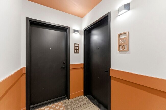 Building Photo - 649 38th St