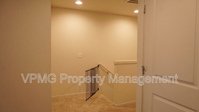 Building Photo - 11766 NE 21st Way