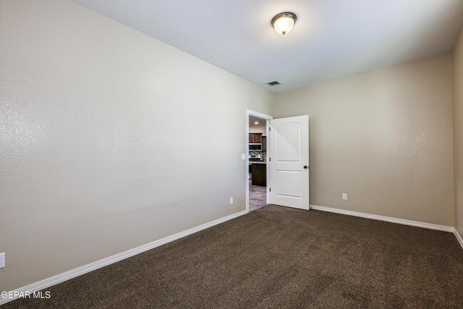 Building Photo - 5525 Valley Cedar Dr