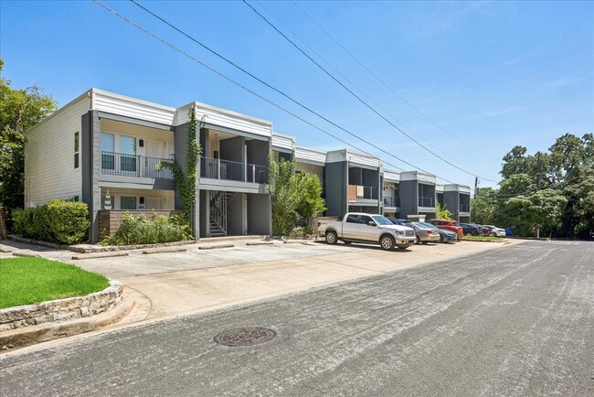 Building Photo - 3903 Seiders Ave