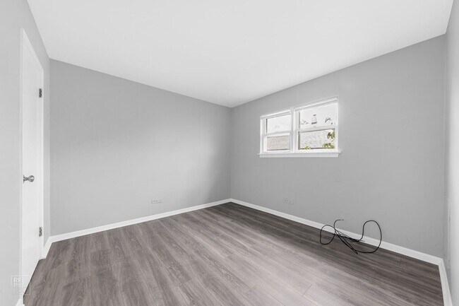 Building Photo - 2600 S 59th Ave
