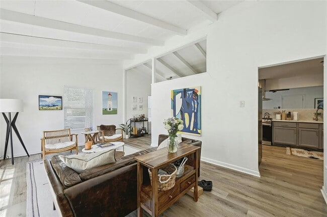 Building Photo - 1906 Morrow St