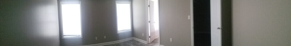 Building Photo - 3706 Pioneer Dr